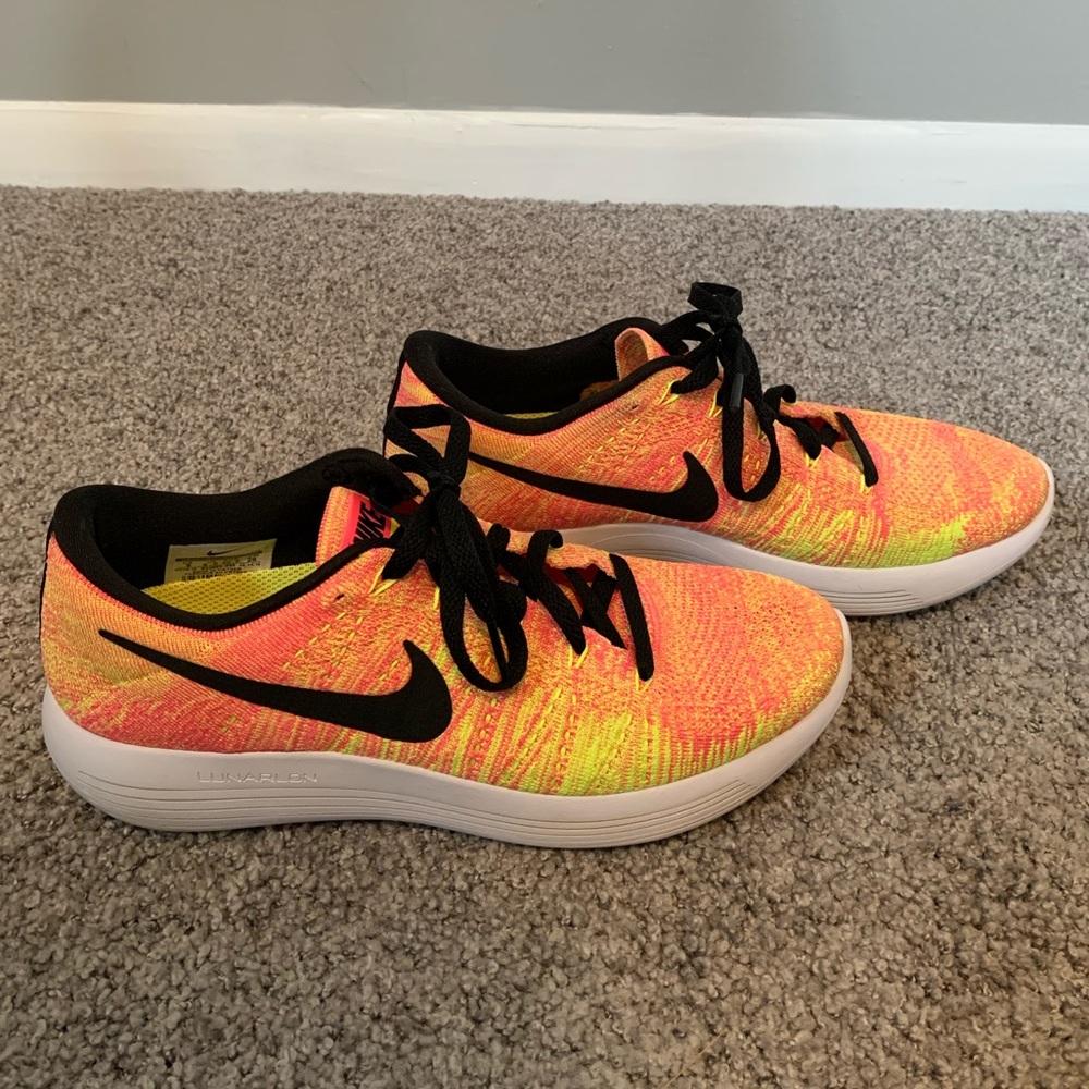 Like New Nike Luna Flyknit Running Shoes